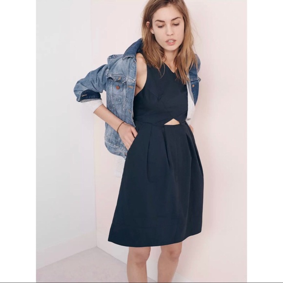 Madewell Dresses & Skirts - Madewell cutout front navy blue dress